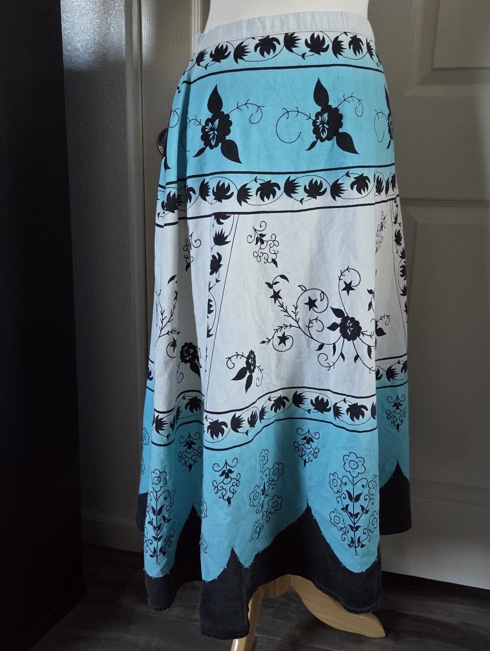 Vintage Early 2000s Blue White Beaded Floral Cotton Long Skirt Route 66 Large